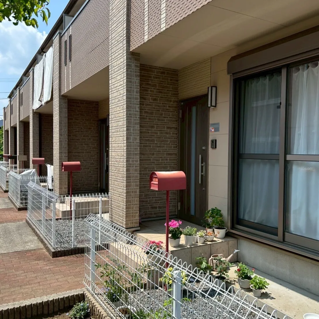 本日、成田市のお客様よりご依頼いただいていた外壁と屋根の塗装...